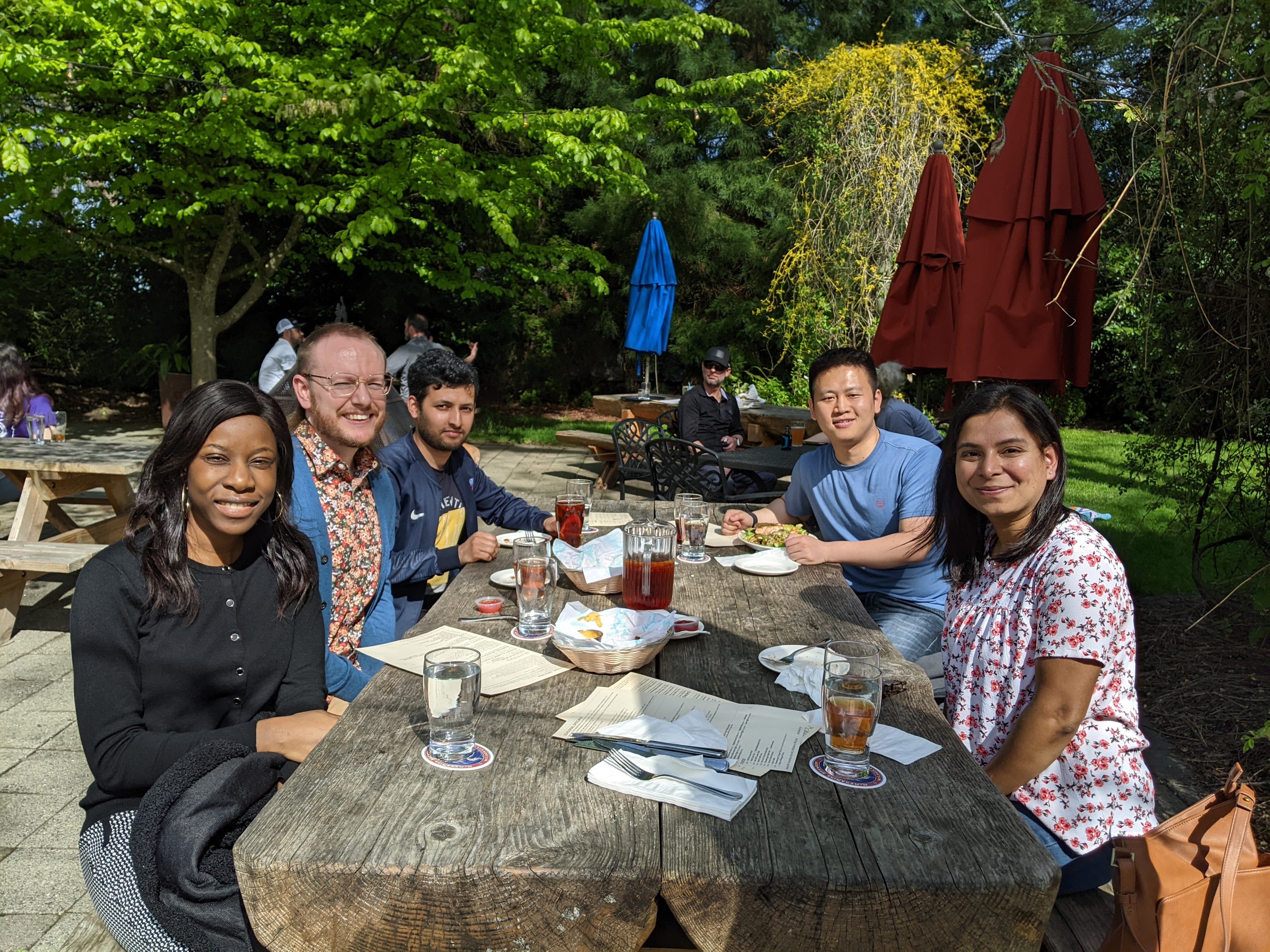 5 - Summer 2022 - Lab lunch in Beaverton.jpeg